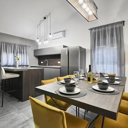Bellavu For 8 People With Playground & Sea View In Villa