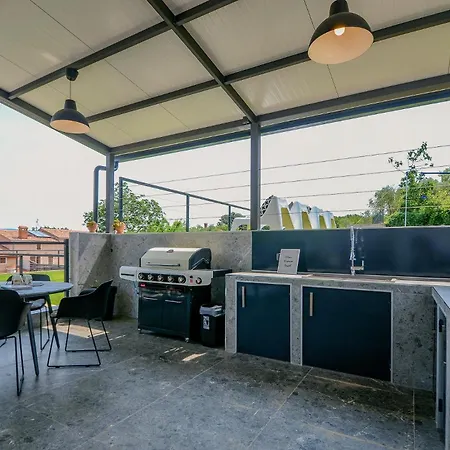 Bellavu For 8 People With Playground & Sea View In